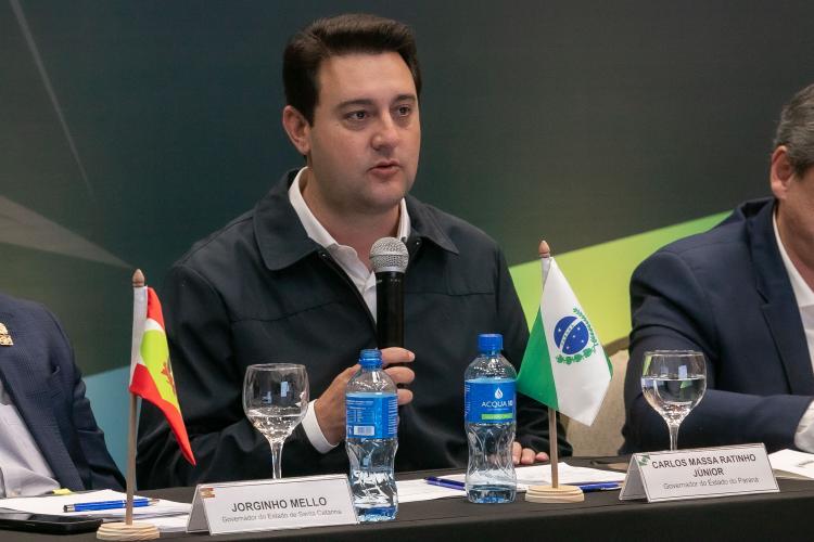 Governo do Paraná vai pagar 13º salário de forma integral no dia 6 de dezembro