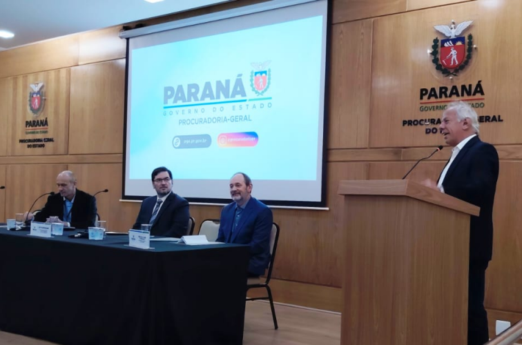 PARANAPREVIDÊNCIA apresenta modelo atuarial e regras de benefícios na Escola Superior da PGE-PR